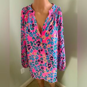 Lilly Pulitzer Elsa top in Paws Off size small.